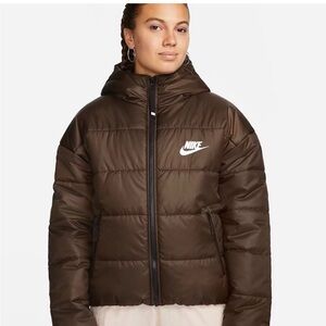 Nike Women's Sportswear Classic Puffer Therma-FIT Hooded Jacket